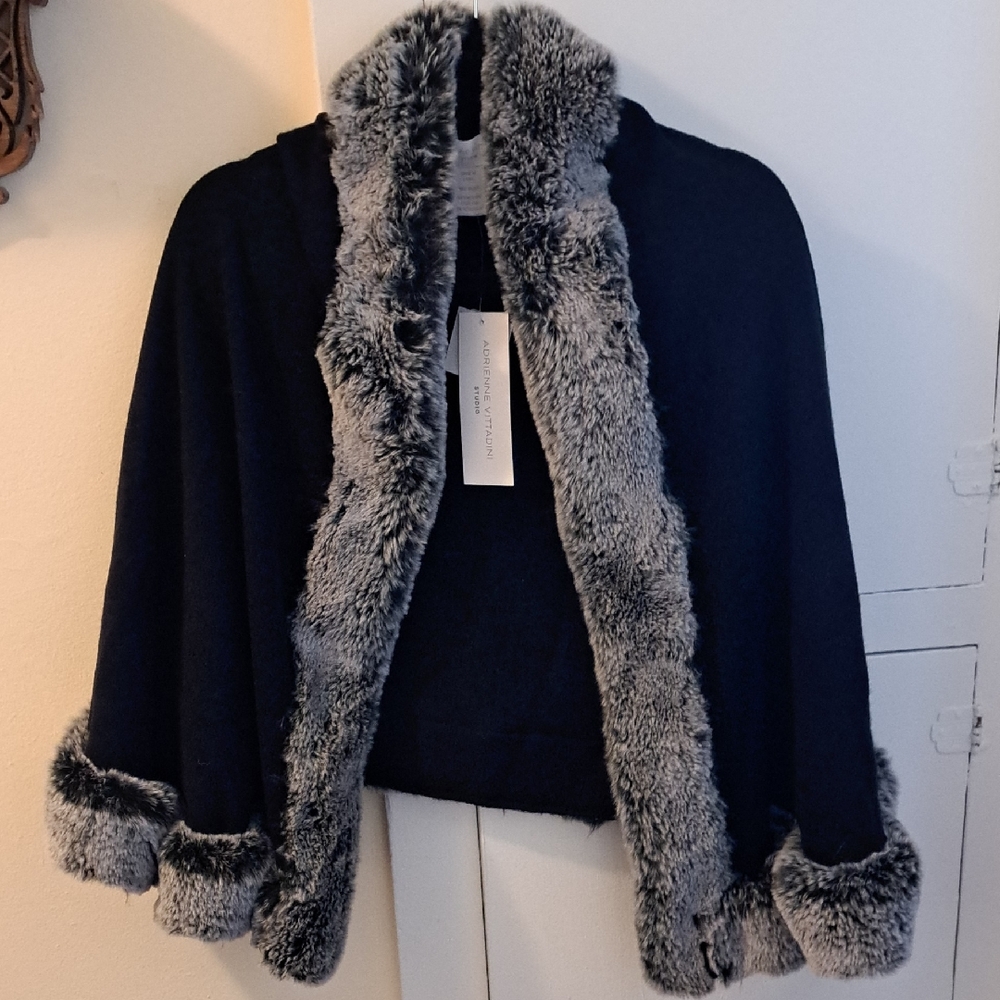 ADRIENNE VITTADINI Studio Black Cape with Faux Fur Trim
